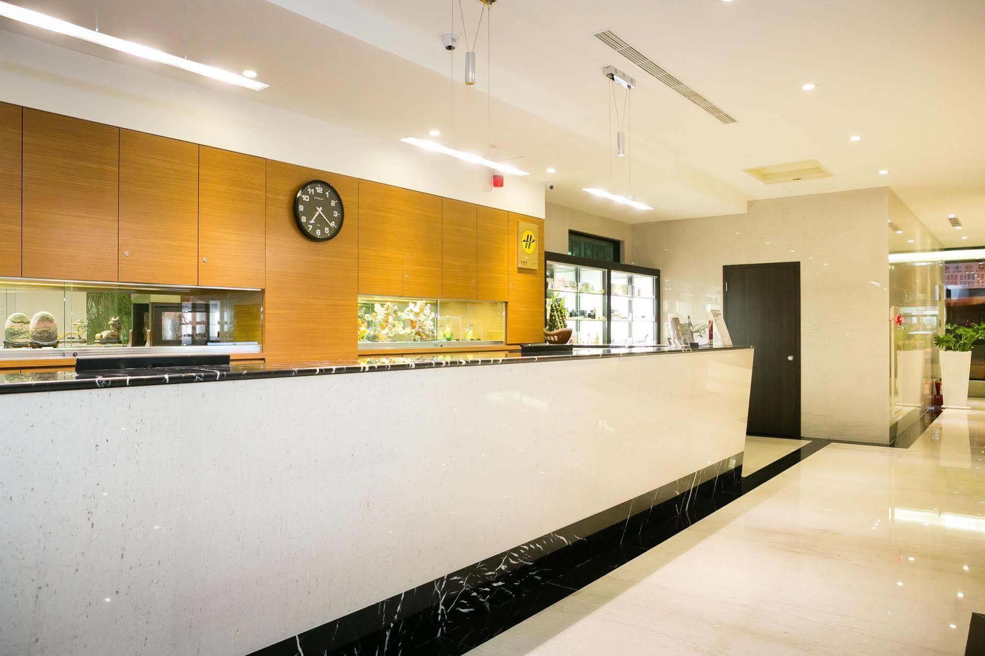 Wish Inn Hotel Kaohsiung Dış mekan fotoğraf