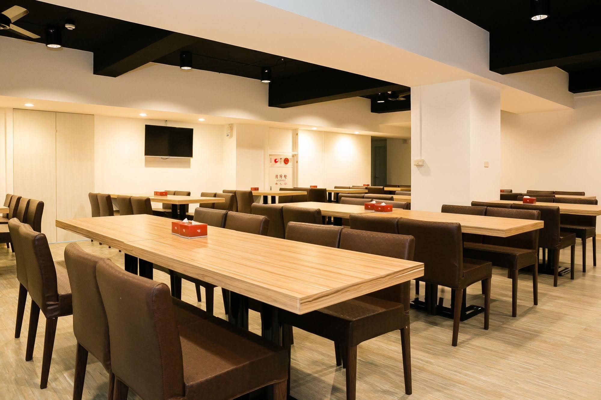 Wish Inn Hotel Kaohsiung Dış mekan fotoğraf
