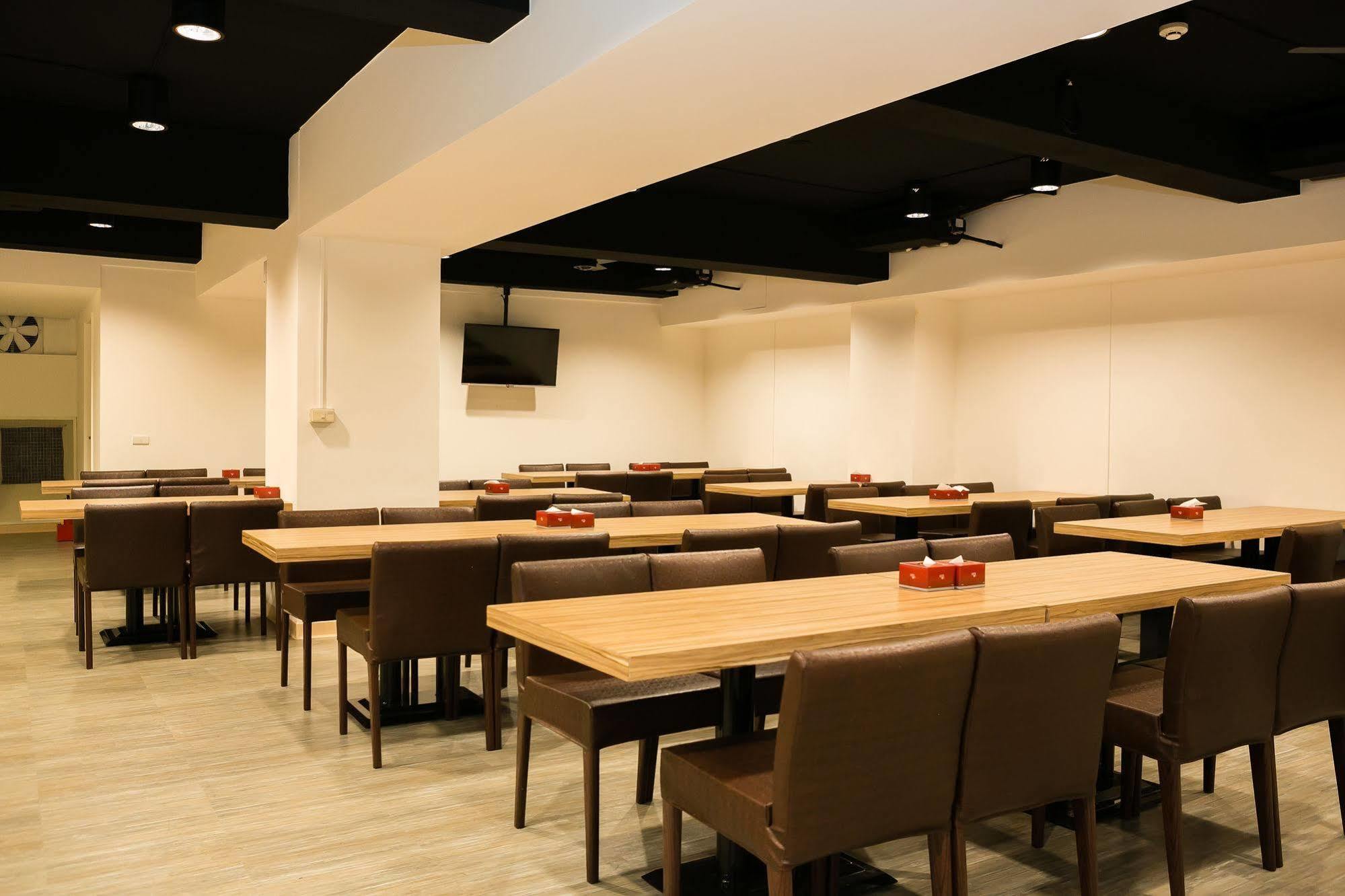 Wish Inn Hotel Kaohsiung Dış mekan fotoğraf